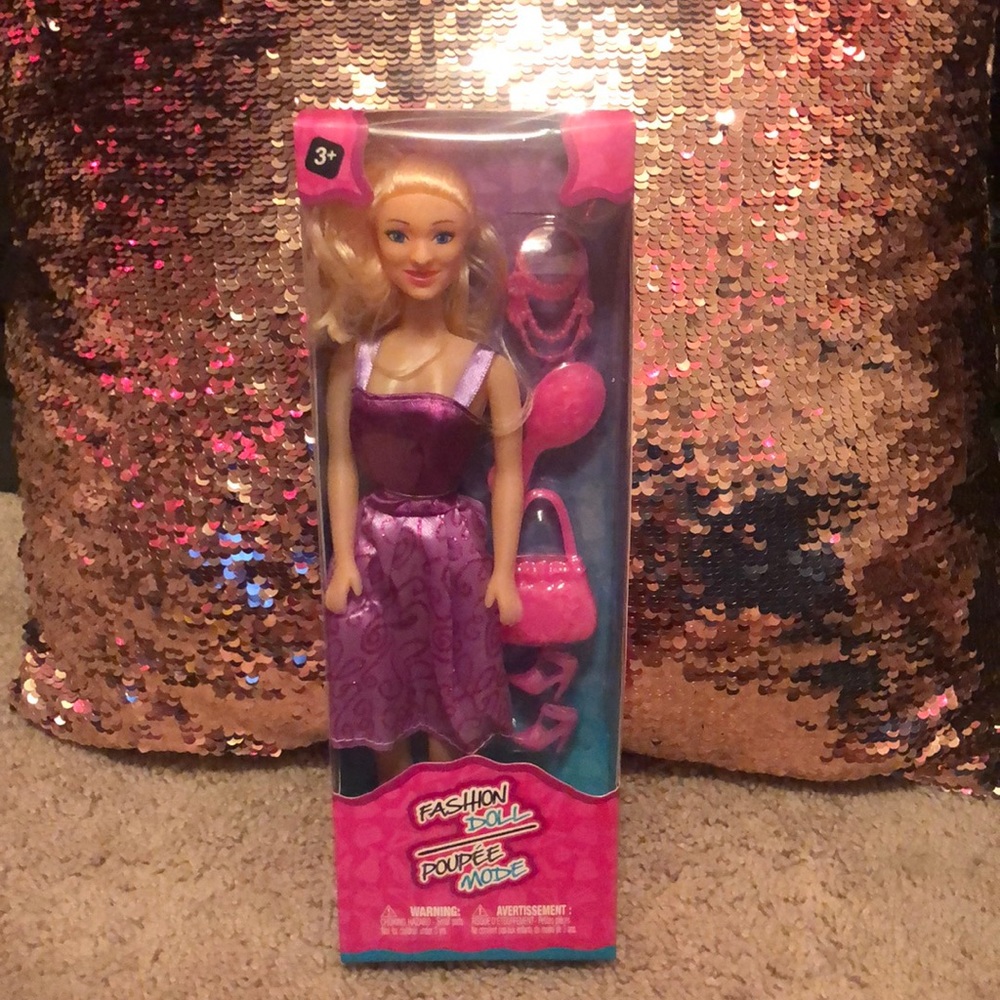 Off brand Barbie with accessories